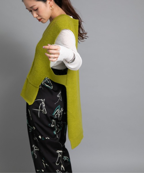 Eimee Law（エイミーロウ）の「編地デザインニットベスト（ベスト・レディース・黄緑系/ライトグレー/ブラック・38）」の5枚目の写真