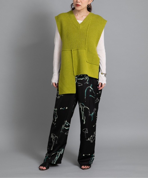 Eimee Law（エイミーロウ）の「編地デザインニットベスト（ベスト・レディース・黄緑系/ライトグレー/ブラック・38）」の8枚目の写真