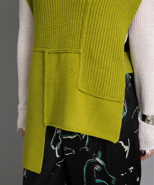 Eimee Law（エイミーロウ）の「編地デザインニットベスト（ベスト・レディース・黄緑系/ライトグレー/ブラック・38）」の16枚目の写真