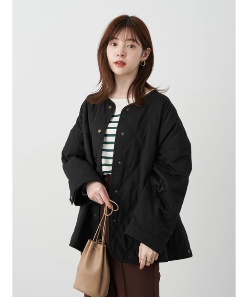 earth music&ecology（アースミュージックアンドエコロジー）の「ノーカラーキルティングコート ＊（ノーカラーコート・レディース・ブラック/ベージュ/カーキ・FREE）」の12枚目の写真