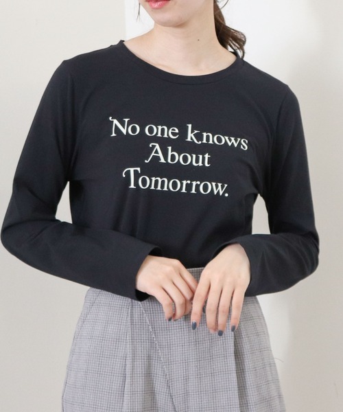 archives(アルシーヴ)の「フロッキープリントロンT(Tシャツ/カットソー・レディース・オフホワイト/ベージュ/ブラック/ブラウン・MEDIUM)」の3枚目の写真