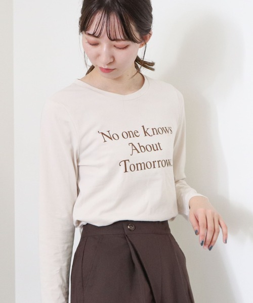 archives(アルシーヴ)の「フロッキープリントロンT(Tシャツ/カットソー・レディース・オフホワイト/ベージュ/ブラック/ブラウン・MEDIUM)」の8枚目の写真