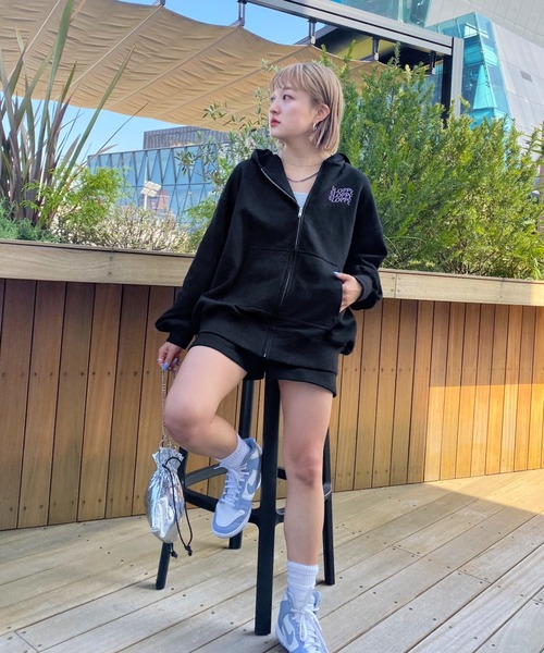 WHO'S WHO gallery(フーズフーギャラリー)の「【SLOPPY/スロッピー】裏毛ショートパンツ(スウェットパンツ・レディース・ブラック/ブラウン/オートミール/グリーン/サックスブルー・FREE)」の11枚目の写真