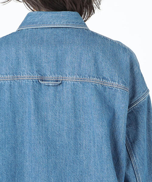 TOMORROWLAND （トゥモローランド）の「コットンデニム オーバーサイズドシャツ（シャツ/ブラウス・レディース・ブルー・36）」の10枚目の写真
