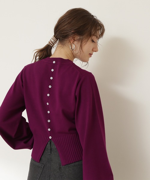N.（N. Natural Beauty Basic）（エヌエヌナチュラルビューティーベーシック）の「◆バックボタンスリットニット（ニット/セーター・レディース・ダークブラウン/パープル/オフホワイト/ブルー・MEDIUM）」の4枚目の写真