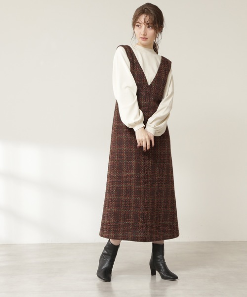 N.（N. Natural Beauty Basic）（エヌエヌナチュラルビューティーベーシック）の「◆バックボタンスリットニット（ニット/セーター・レディース・ダークブラウン/パープル/オフホワイト/ブルー・MEDIUM）」の8枚目の写真