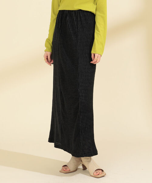 Ray BEAMS（レイビームス）の「Ray BEAMS  / ベロア ボーダー スカート（スカート・レディース・ブラック/レッド系その他・ONE SIZE）」の2枚目の写真