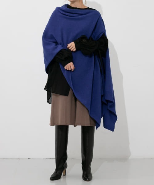 iI（アイ）の「iI　knit cape（ニット/セーター・レディース・ベージュ/グレー/レッド/ブルー・ONE）」の9枚目の写真