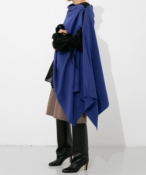 iI（アイ）の「iI　knit cape（ニット/セーター・レディース・ベージュ/グレー/レッド/ブルー・ONE）」の14枚目の写真