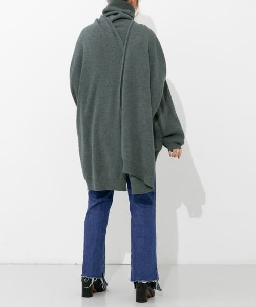 iI（アイ）の「iI　knit cape（ニット/セーター・レディース・ベージュ/グレー/レッド/ブルー・ONE）」の20枚目の写真