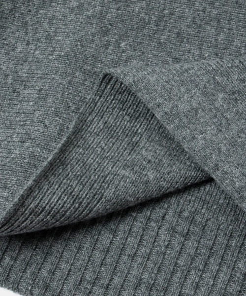 iI（アイ）の「iI　knit cape（ニット/セーター・レディース・ベージュ/グレー/レッド/ブルー・ONE）」の8枚目の写真