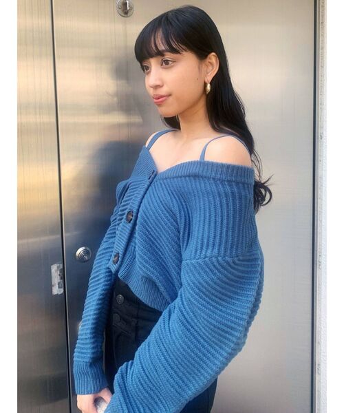 EMODA(エモダ)の「クロップレイヤードニット(ニット/セーター・レディース・アイボリー/ブラック/ブルー・FREE)」の4枚目の写真