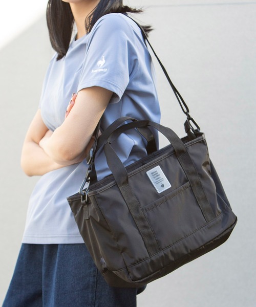 le coq sportif(ルコックスポルティフ)の「ルコック 2wayミニトートバッグ レディース バッグ トートバッグ スポーツウェア ライフスタイル カジュアル ムーブウェア(トートバッグ・レディース・ブラック/ベージュ・F)」の5枚目の写真