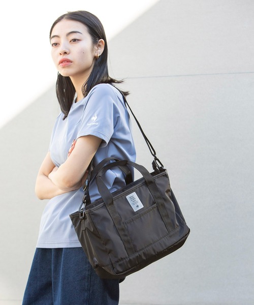 le coq sportif(ルコックスポルティフ)の「ルコック 2wayミニトートバッグ レディース バッグ トートバッグ スポーツウェア ライフスタイル カジュアル ムーブウェア(トートバッグ・レディース・ブラック/ベージュ・F)」の17枚目の写真
