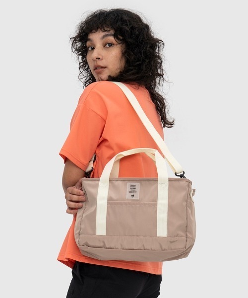 le coq sportif(ルコックスポルティフ)の「ルコック 2wayミニトートバッグ レディース バッグ トートバッグ スポーツウェア ライフスタイル カジュアル ムーブウェア(トートバッグ・レディース・ブラック/ベージュ・F)」の21枚目の写真