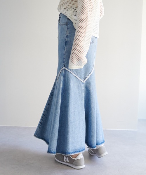 SOMETHING（サムシング）の「【SOMETHING/サムシング】デニムマーメイドスカート（デニムスカート・レディース・ブラック/スカイブルー・SMALL/MEDIUM）」の22枚目の写真