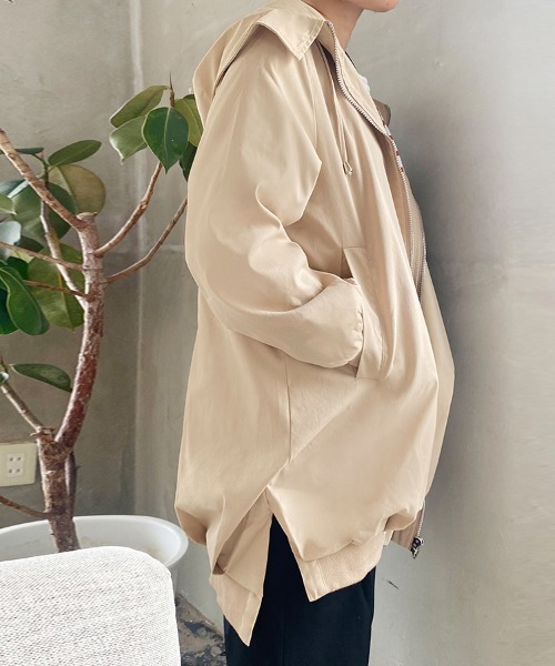 Doux Belle(ドゥーベル)の「フード付きビックシルエットコート(ブルゾン・レディース・ブラック/ベージュ・LARGE/MEDIUM)」の12枚目の写真