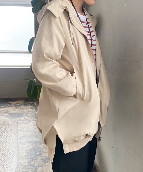 Doux Belle(ドゥーベル)の「フード付きビックシルエットコート(ブルゾン・レディース・ブラック/ベージュ・LARGE/MEDIUM)」の13枚目の写真