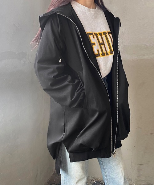 Doux Belle(ドゥーベル)の「フード付きビックシルエットコート(ブルゾン・レディース・ブラック/ベージュ・LARGE/MEDIUM)」の14枚目の写真