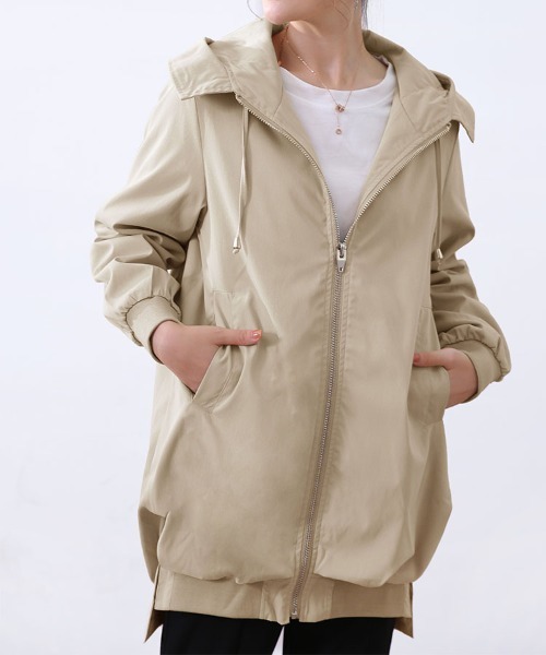 Doux Belle(ドゥーベル)の「フード付きビックシルエットコート(ブルゾン・レディース・ブラック/ベージュ・LARGE/MEDIUM)」の6枚目の写真