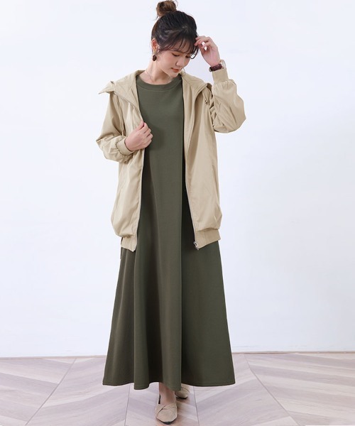 Doux Belle(ドゥーベル)の「フード付きビックシルエットコート(ブルゾン・レディース・ブラック/ベージュ・LARGE/MEDIUM)」の7枚目の写真