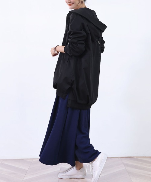 Doux Belle(ドゥーベル)の「フード付きビックシルエットコート(ブルゾン・レディース・ブラック/ベージュ・LARGE/MEDIUM)」の20枚目の写真
