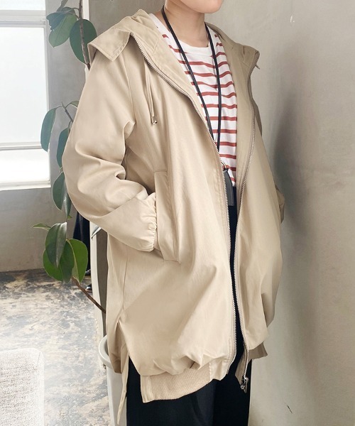 Doux Belle(ドゥーベル)の「フード付きビックシルエットコート(ブルゾン・レディース・ブラック/ベージュ・LARGE/MEDIUM)」の10枚目の写真