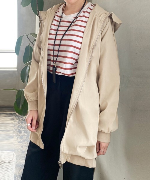 Doux Belle(ドゥーベル)の「フード付きビックシルエットコート(ブルゾン・レディース・ブラック/ベージュ・LARGE/MEDIUM)」の8枚目の写真