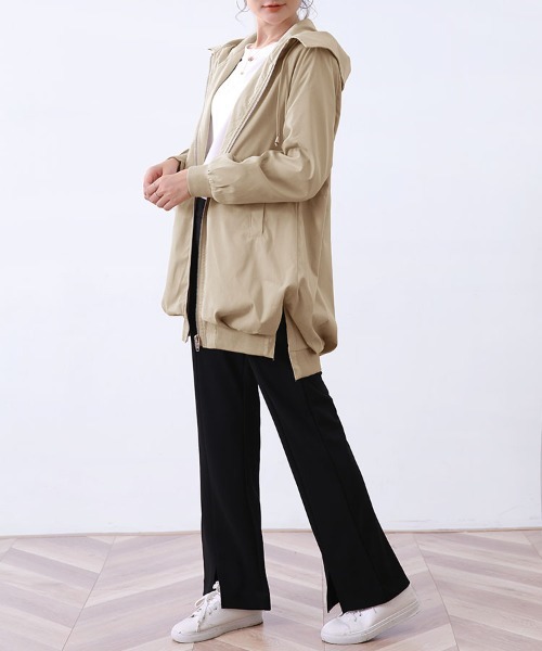 Doux Belle(ドゥーベル)の「フード付きビックシルエットコート(ブルゾン・レディース・ブラック/ベージュ・LARGE/MEDIUM)」の3枚目の写真
