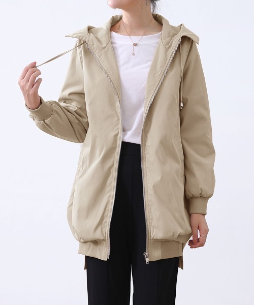 Doux Belle(ドゥーベル)の「フード付きビックシルエットコート(ブルゾン・レディース・ブラック/ベージュ・LARGE/MEDIUM)」の4枚目の写真
