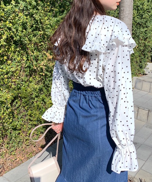 ラッフルケープカラーブラウス