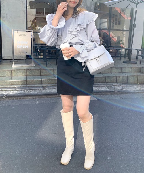 ラッフルケープカラーブラウス