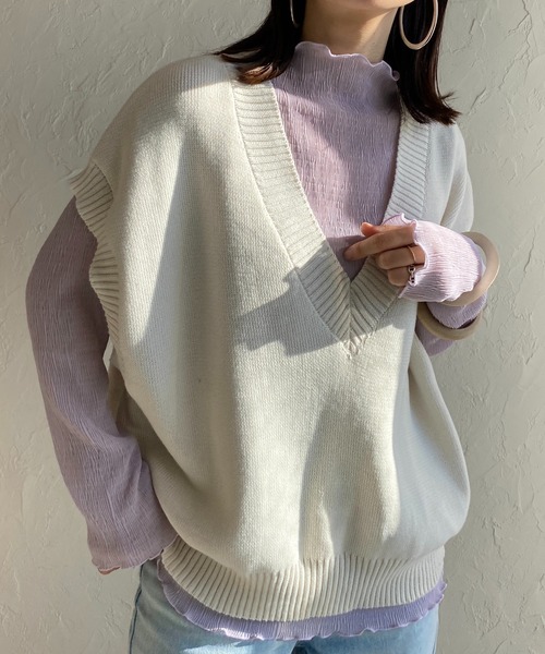 She's Closet(シーズクローゼット)の「深vネック片畦編みオーバーサイズロング丈ドルマンニットベスト(ベスト・レディース・ブラック/グリーン/アイボリー/杢グレー・FREE)」の2枚目の写真