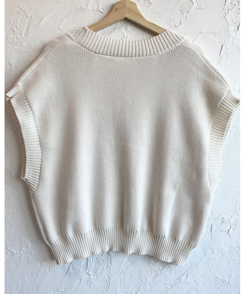She's Closet(シーズクローゼット)の「深vネック片畦編みオーバーサイズロング丈ドルマンニットベスト(ベスト・レディース・ブラック/グリーン/アイボリー/杢グレー・FREE)」の19枚目の写真