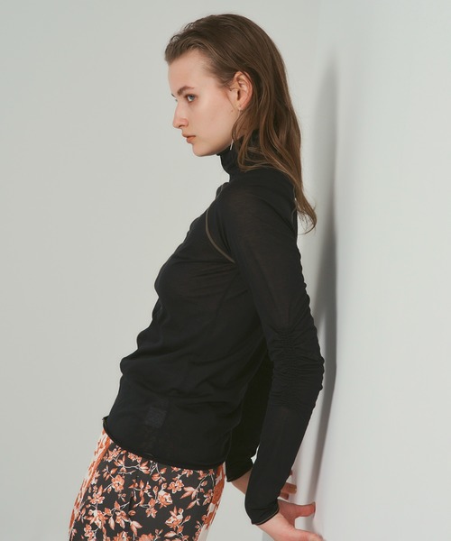 PUBLIC TOKYO(パブリックトウキョウ)の「パイピングシアーTOP/ウォッシャブル(Tシャツ/カットソー・レディース・アイボリー/ブラック/サックスブルー・FREE)」の12枚目の写真