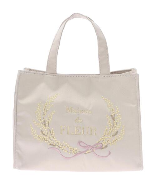 Maison de FLEUR（メゾンドフルール）の「ミモザ刺繍トートバッグ