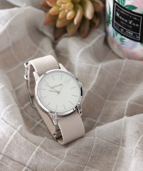 BAYFLOW（ベイフロー）の「スルーベルトウォッチ（アナログ腕時計・レディース・ブラック/ベージュ/ネイビー/グレー・LARGE）」の4枚目の写真