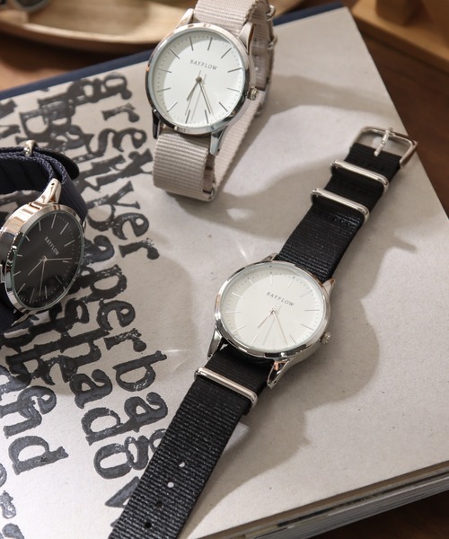BAYFLOW（ベイフロー）の「スルーベルトウォッチ（アナログ腕時計・レディース・ブラック/ベージュ/ネイビー/グレー・LARGE）」の2枚目の写真