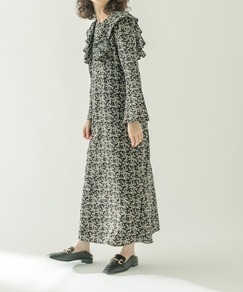 mystic（ミスティック）の「花柄フリルワンピース（ワンピース・レディース・ブラック/ダークブラウン・1/2）」の4枚目の写真