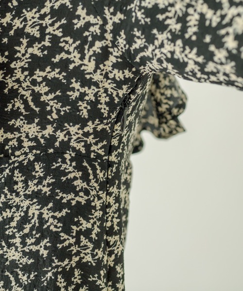 mystic（ミスティック）の「花柄フリルワンピース（ワンピース・レディース・ブラック/ダークブラウン・1/2）」の16枚目の写真