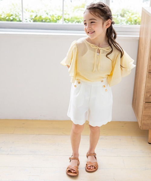 lulpini（ルルピー二）の「kids ゴールドボタンスカラップパンツ（その他パンツ・キッズ・オフホワイト/ピンク・S/M/L）」の2枚目の写真