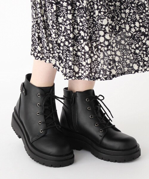 cs T&P(シーエスティーアンドピー)の「【内側ジップ付】バックベルテッドレースアップショートブーツ(ブーツ・レディース・ブラック/ダークブラウン・M/L)」の11枚目の写真