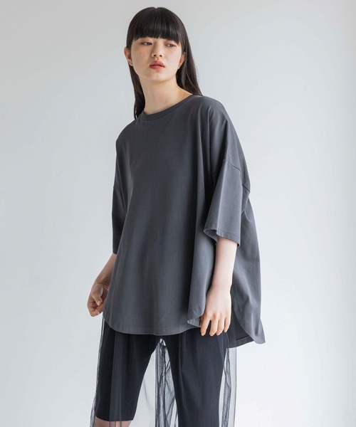 yuw（ユウ）の「ラウンドルーズＴee　294530（Tシャツ/カットソー・レディース・グレー/オフホワイト/ピンク/ブルー/ブラック/バーガンディー/ピンク系その他・FREE）」の4枚目の写真