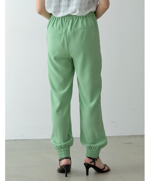 Re:EDIT（リエディ）の「[新サイズ追加][低身長/高身長/大きいサイズ有][洗濯機で洗える]ジョーゼットフロントタックジョガーパンツ（その他パンツ・レディース・ブラック/パープル/グリーン/ピンク/グレー/アイボリー・SMALL/MEDIUM/LARGE/SHORT/TALL/X-LARGE）」の8枚目の写真