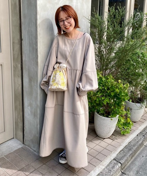 un dix cors(アンディコール)の「コーデの主役に ジャガード刺繍バッグ(ショルダーバッグ・レディース・ゴールド/グリーン・FREE)」の4枚目の写真