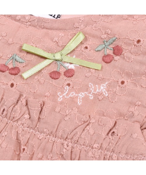 SLAP SLIP BABY（スラップスリップベビー）の「SLAPSLIPBABY/チェリー刺繍リボンデニムレースコットンブルマ付きワンピースベビー(70~80cm)（ワンピース・キッズ・ピンク/ブルー・ONESIZE）」の7枚目の写真