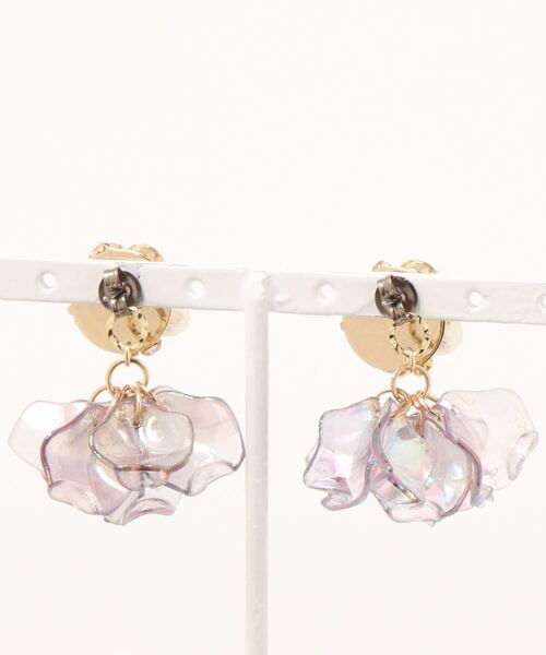 tone(トーン)の「【RosraiE】キラキラ ビジュー フラワーフリル ピアス(MA)(ピアス(両耳用)・レディース・ゴールド・FREE)」の7枚目の写真