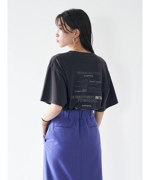 earth music&ecology(アースミュージックアンドエコロジー)の「メンバーツアーロゴTEE(Tシャツ/カットソー・レディース・チャコールグレー/オフホワイト・FREE)」の14枚目の写真