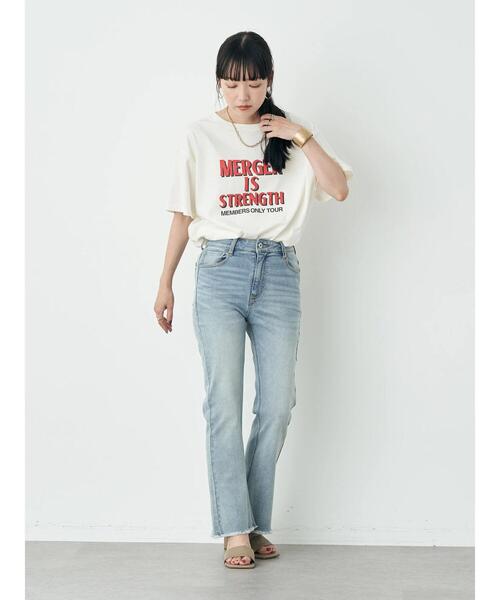 earth music&ecology(アースミュージックアンドエコロジー)の「メンバーツアーロゴTEE(Tシャツ/カットソー・レディース・チャコールグレー/オフホワイト・FREE)」の20枚目の写真