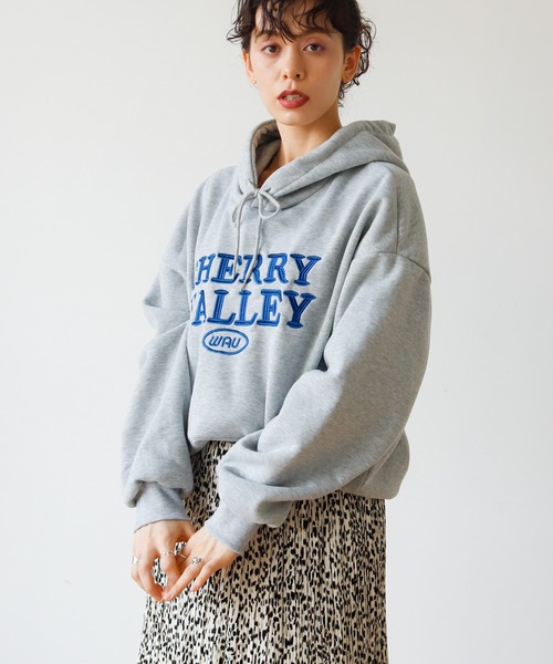Birthday room(バースデイルーム)の「ロゴBIGフーディー/オーバーサイズパーカー / logo big over size hoodie(パーカー・レディース・グレー/ピンク/チャコールグレー/ナチュラル/ネイビー・FREE)」の17枚目の写真